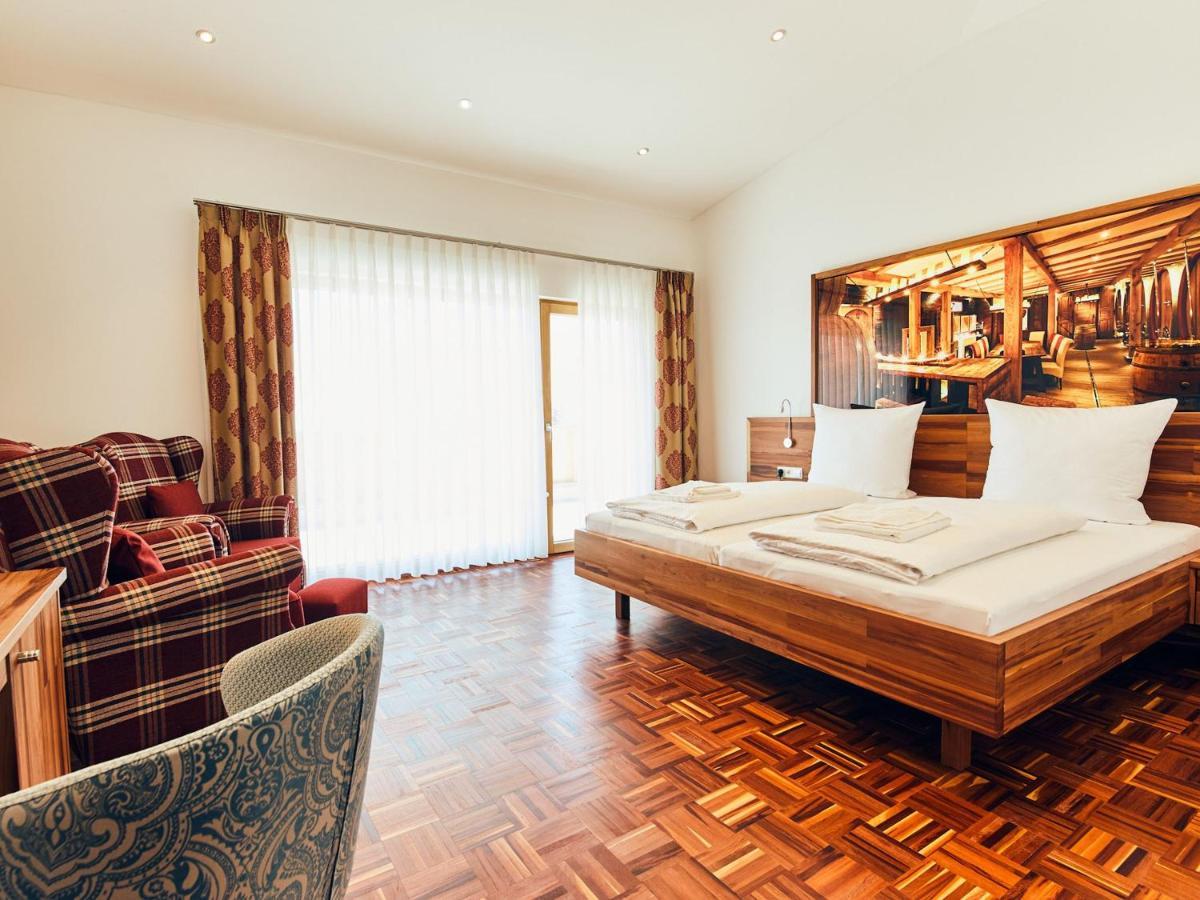 Hotel Hornstein - Weingut, Vinothek & Gastronomie Нонненгорн Екстер'єр фото