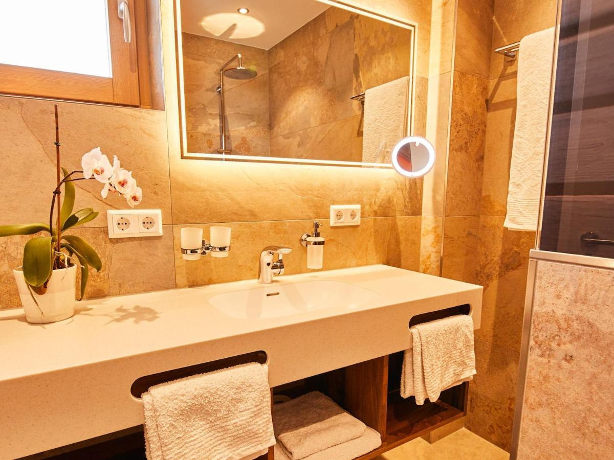 Hotel Hornstein - Weingut, Vinothek & Gastronomie Нонненгорн Екстер'єр фото